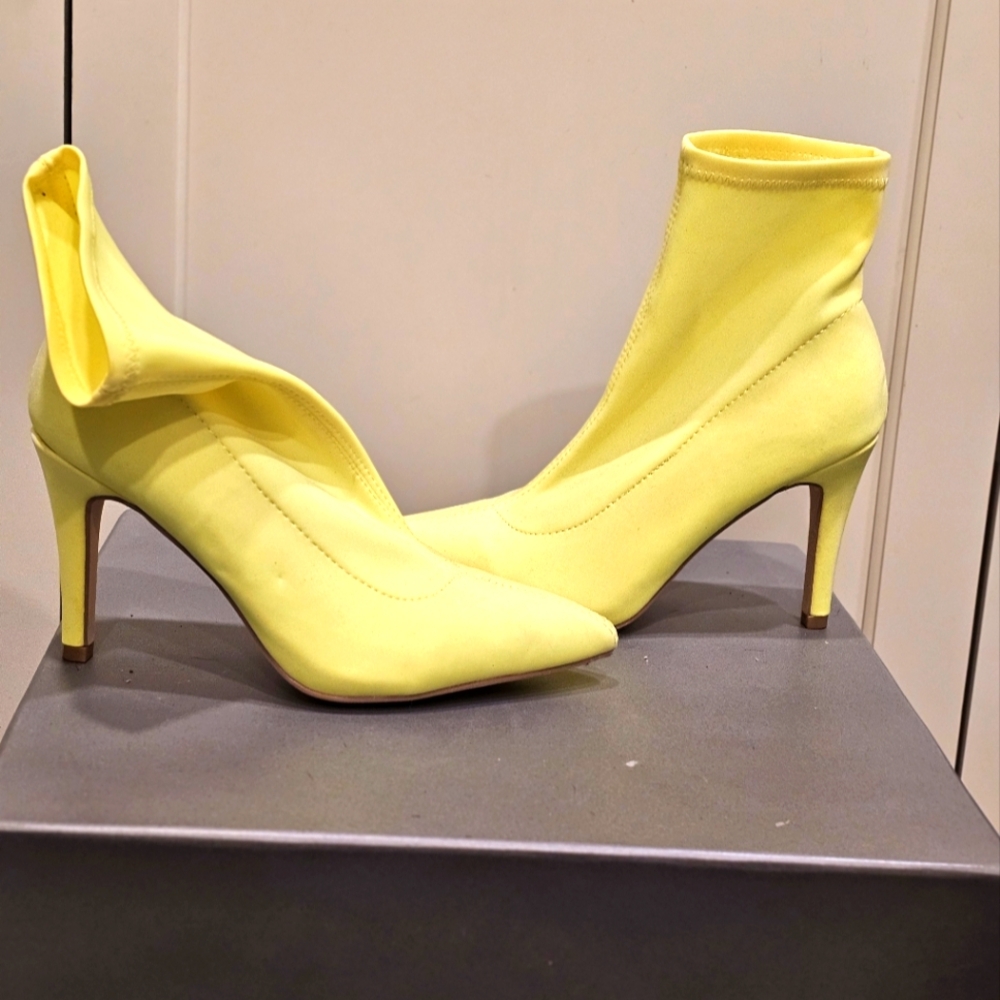 MIA Yellow Ankle Boots: Size 7